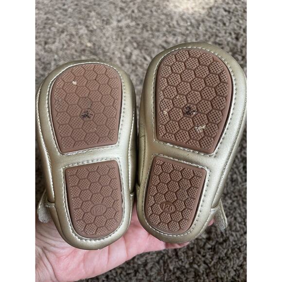 Felix & Flora Toddler Girl Sz. 4 (120) Gold Mary Jane Shoe. Great Pair - Picture 7 of 9